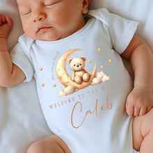 Load image into Gallery viewer, Personalised Welcome to the World Baby Grow, Unisex Romper, Born in 2025 Sleepsuit, Teddy Bear baby Vest, Going home outfit, Baby Keepsake
