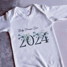 Load image into Gallery viewer, Baby Due 2024 Babygrow, Baby Coming 2023 Sleepsuit, baby girl hospital coming home outfit, Newborn Pregnancy Announcement Vest, New Mum Gift
